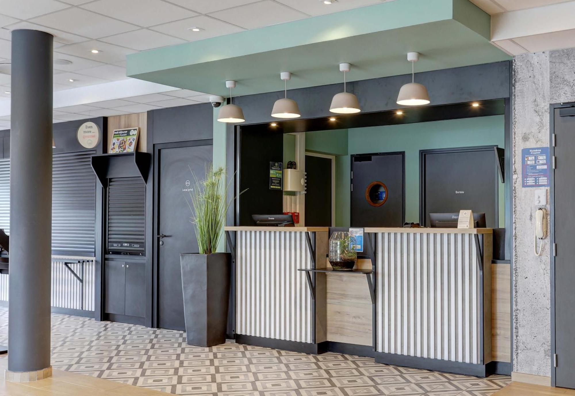 B&B Hotel Еперне Екстериор снимка