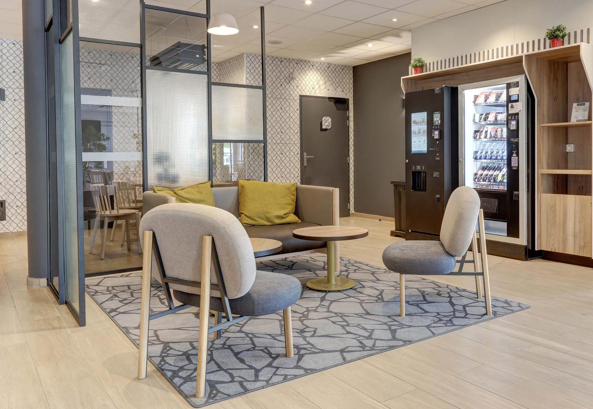 B&B Hotel Еперне Екстериор снимка