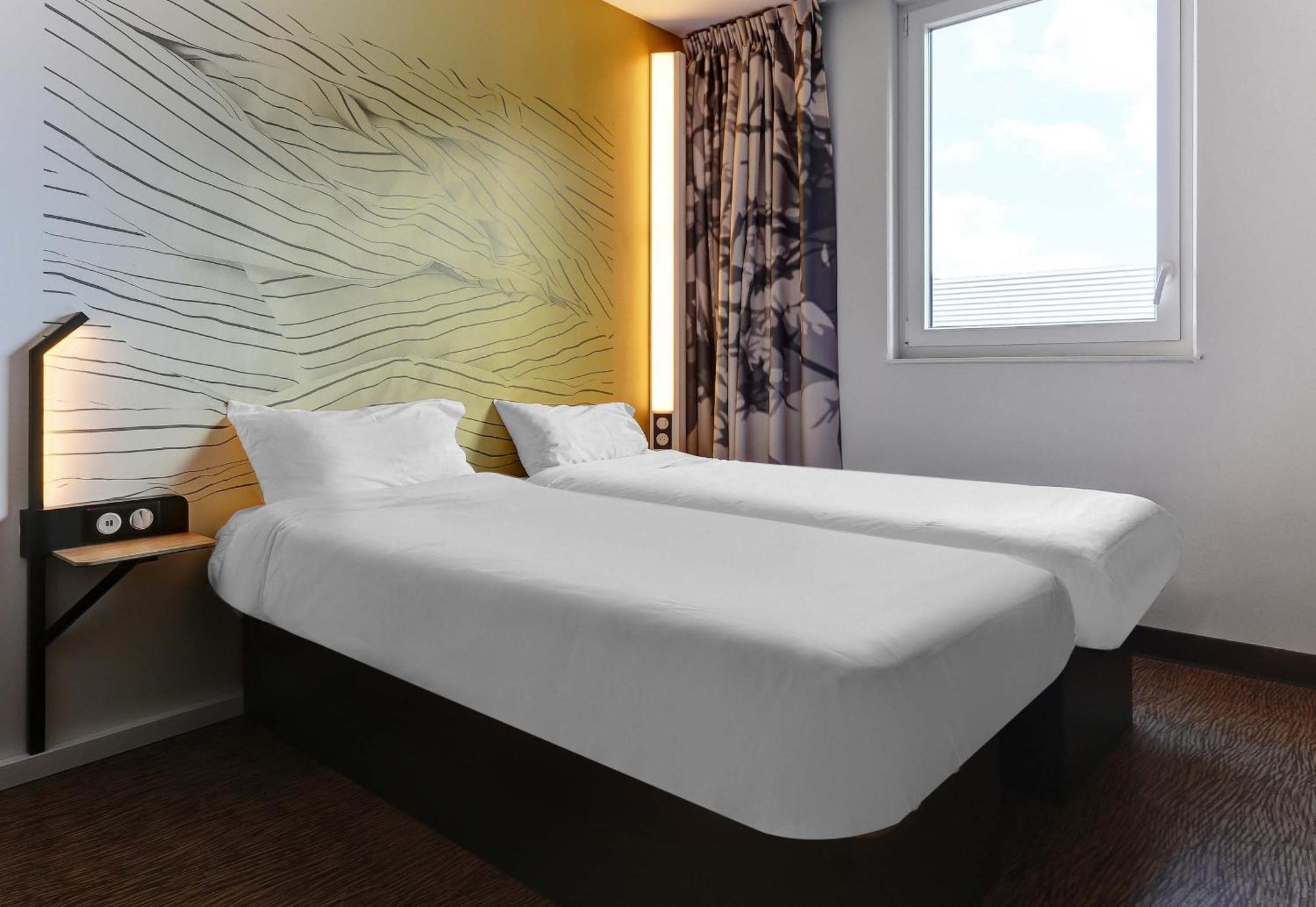 B&B Hotel Еперне Екстериор снимка
