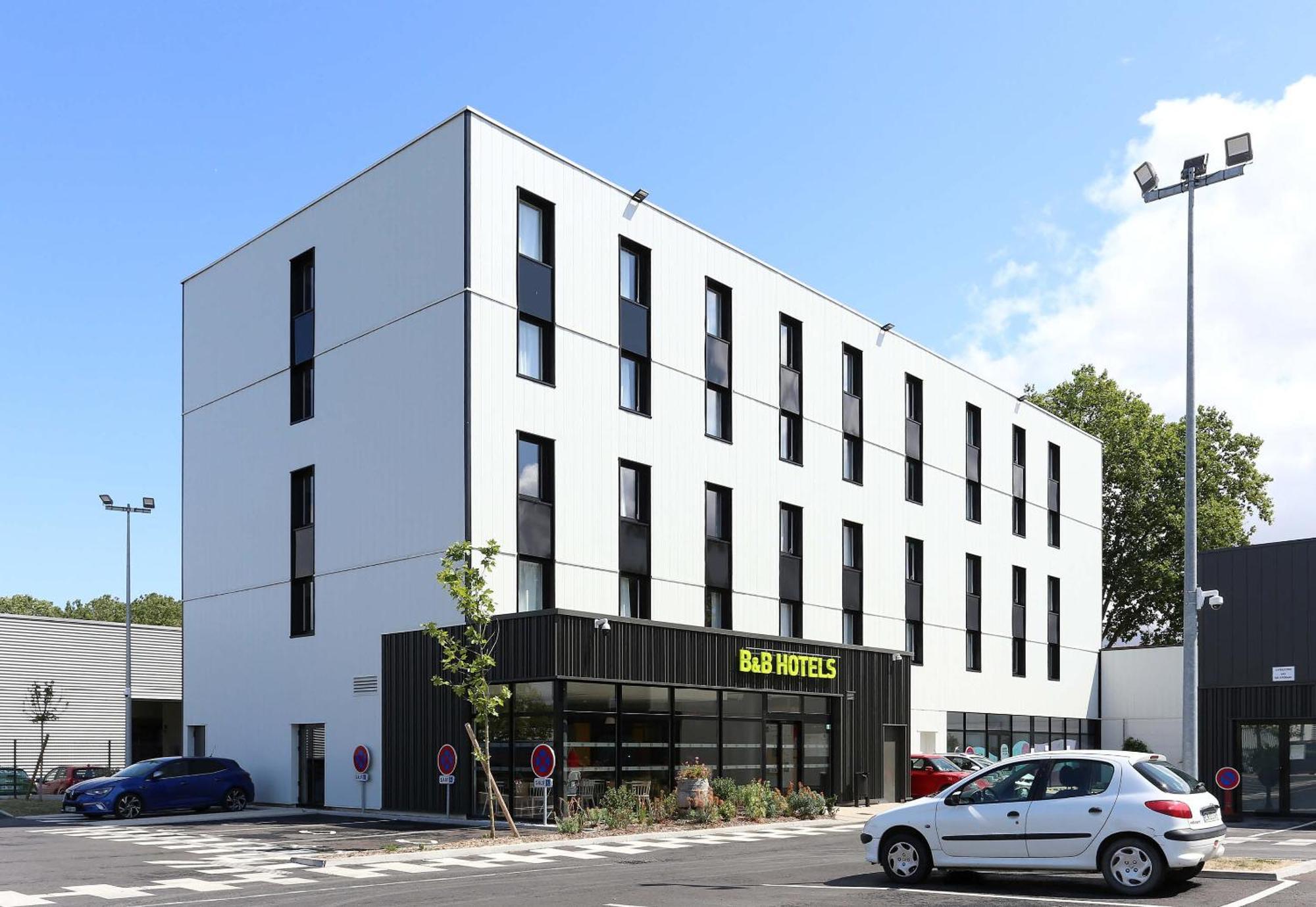 B&B Hotel Еперне Екстериор снимка